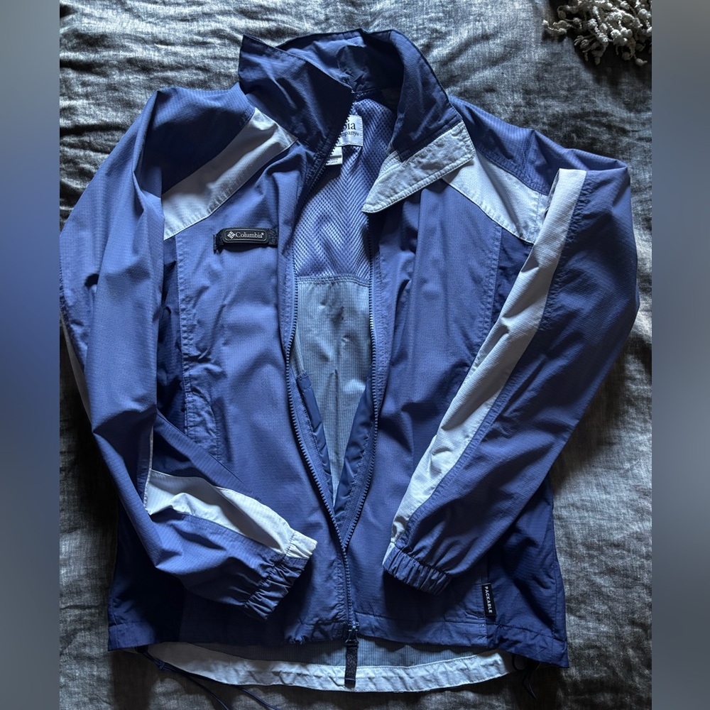 Columbia women’s Blue Two-Tone Windbreaker Jacket size M rain jacket